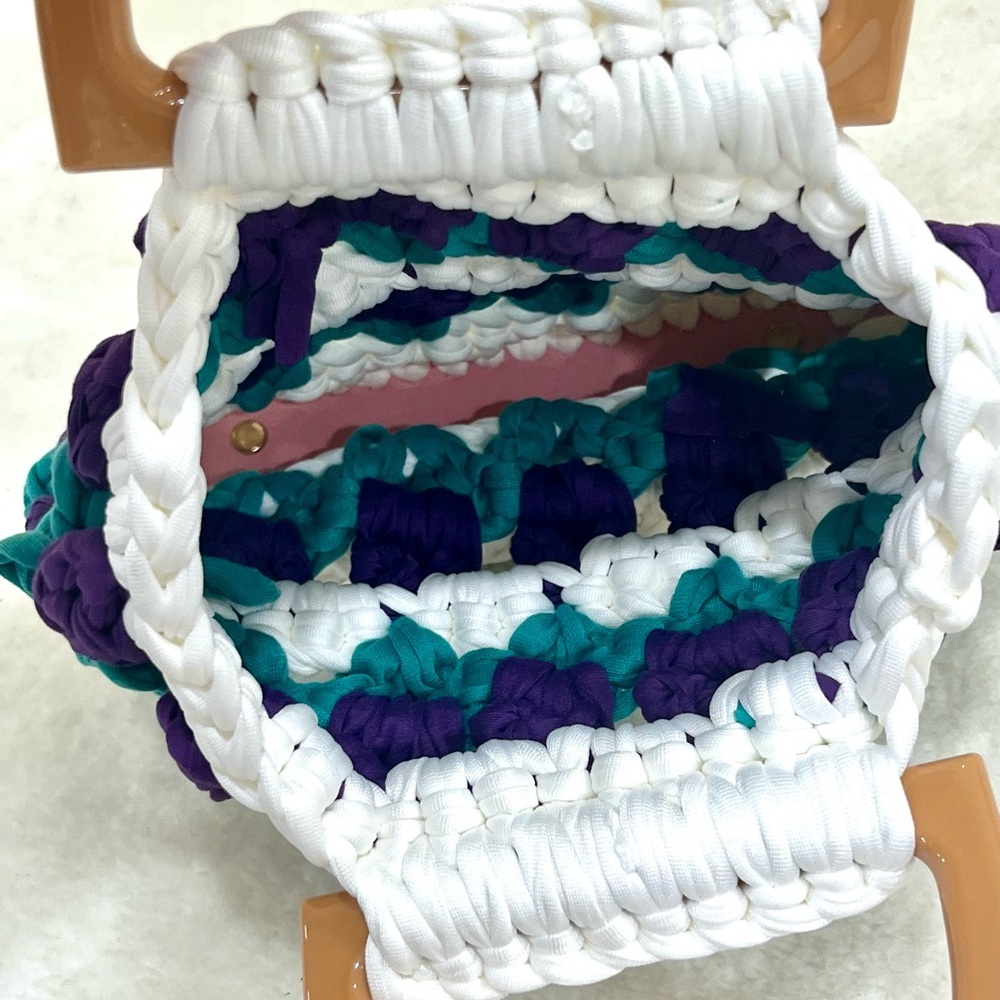 Stylish Handcrafted Mini Bag - Picture 3 of 8